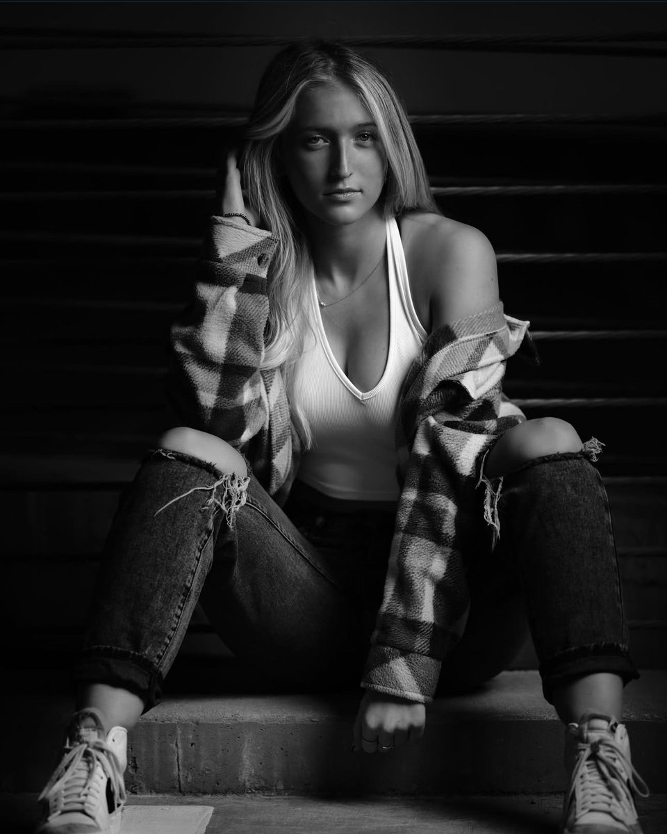 SadieeMadisonn's tweet photo. Just a girl figuring out life. It's not as black and white. https://t.co/gQRYAYqbmF