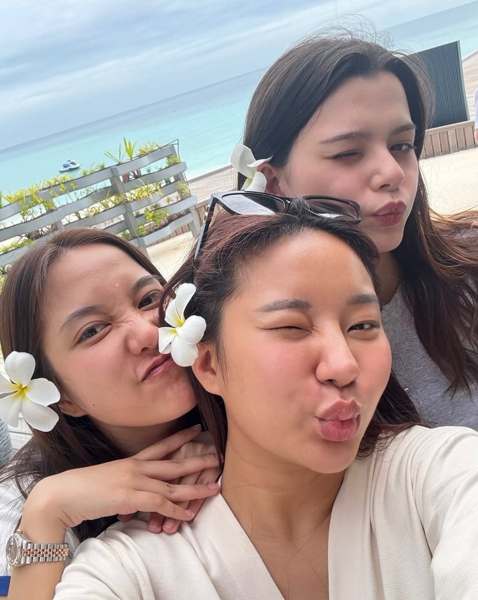 kieutou_serbia's tweet image. Thank you, PNam, for being their true friend and support ❤️

WE LOVE CAPTAIN NAM 
#nambestgirl
#namorntaraaa