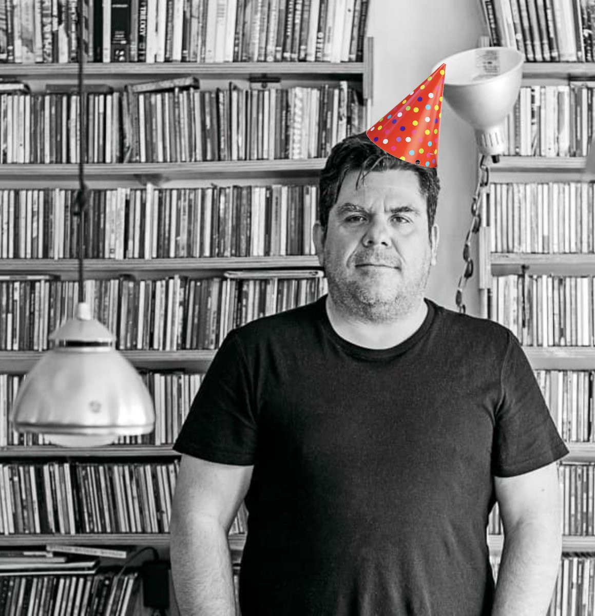 OlalloMoreno's tweet image. Sí, es cierto que eres retractor para muchos. Pero piensa que a muchos otros les llenas el día de color. 

¡#FelizCumpleaños, @ruleiro! 

(Aunque no me leas porque no soy de tus favs). 

#PoderosoCumpleRULO