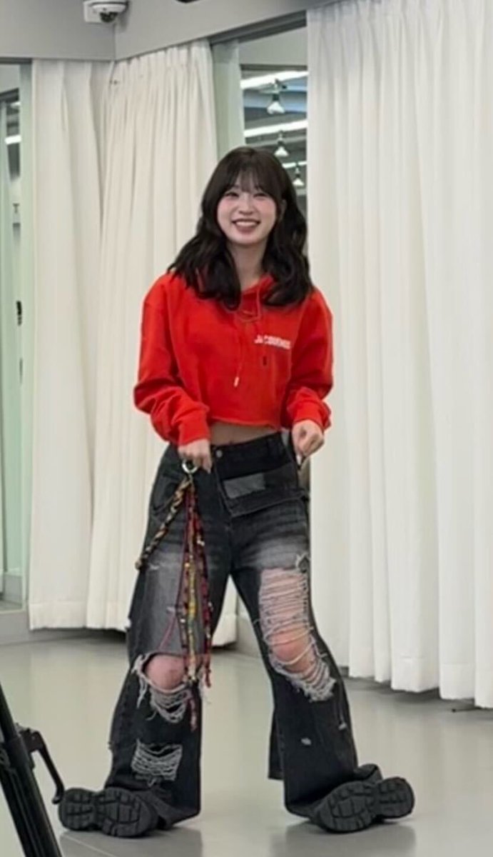 Billlieofficial's tweet image. [#수현] 루나야아앙☺ 스무살 생일 너무너무 축하해💗💗 루나 사진 뭐 올리지.. 하면서 갤러리를 보는데.. 자는 루나.. 먹고 기뻐하는 루나.. 바보 같은 귀여운 루나.. 진짜 많더라궁🤪 
하루하루가 늘 귀엽고 예쁘고 사랑스러운 루나야아!! 생일 너무 축하하고!! 맛있는 거 많이 먹고 행복하게 보내길…