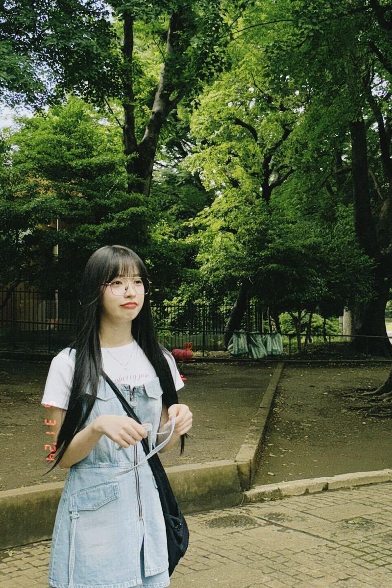 Billlieofficial's tweet image. [#수현] 루나야아앙☺ 스무살 생일 너무너무 축하해💗💗 루나 사진 뭐 올리지.. 하면서 갤러리를 보는데.. 자는 루나.. 먹고 기뻐하는 루나.. 바보 같은 귀여운 루나.. 진짜 많더라궁🤪 
하루하루가 늘 귀엽고 예쁘고 사랑스러운 루나야아!! 생일 너무 축하하고!! 맛있는 거 많이 먹고 행복하게 보내길…