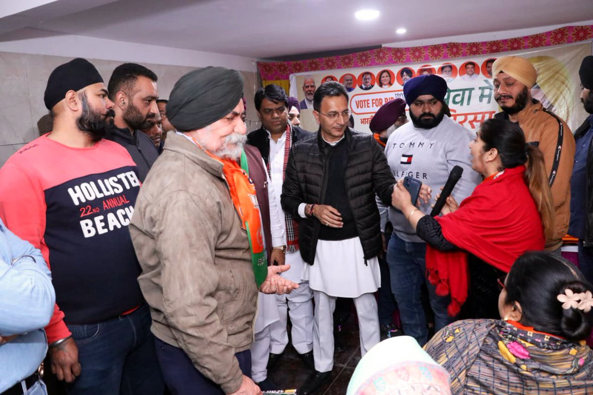 JitinPrasada's tweet photo. Glimpses of my election campaign in Delhi . 
#DelhiElection2025 
@BJP4India @BJP4Delhi https://t.co/Y5Q9B5VfcV