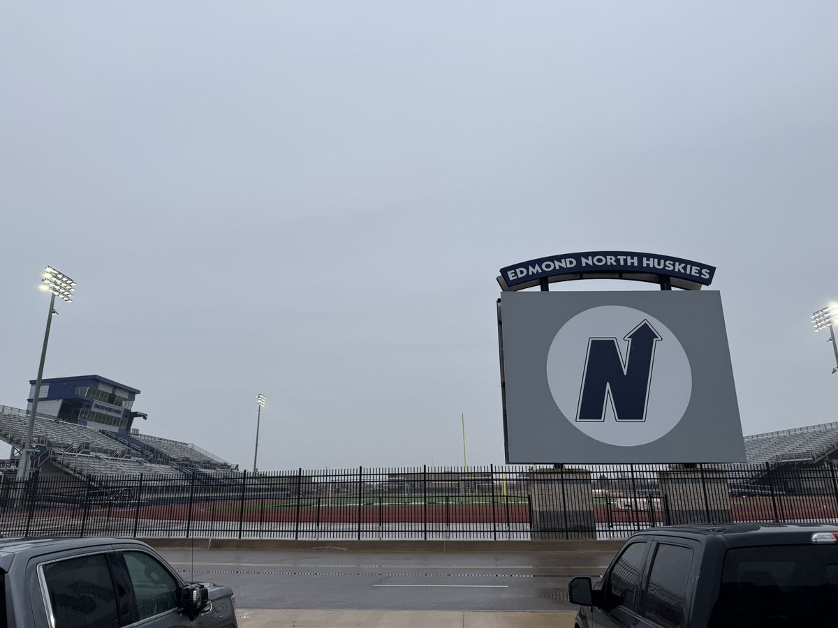Wednesday morning.
Outside in the rain. 
The Huskies got better! 

#W1N