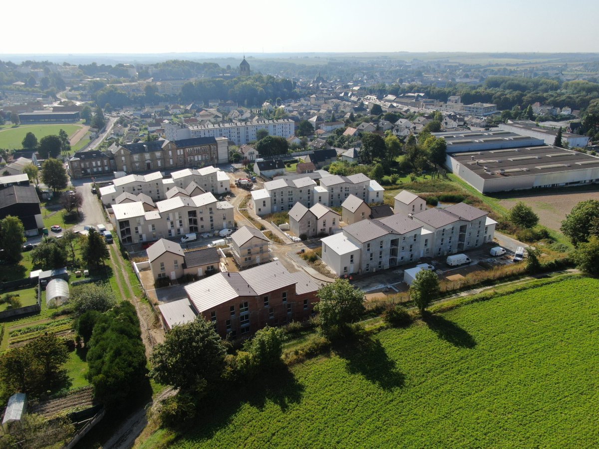 Après un an et sept mois de chantier, la résidence des Iris a été inaugurée ce 28 janvier 2025. Ce projet ambitieux de 76 logements sera livré aux premiers locataires courant février.

Pour en savoir plus : habitat08.fr/actualites/la-…

#bailleursocial #résidence #inauguration #rethel