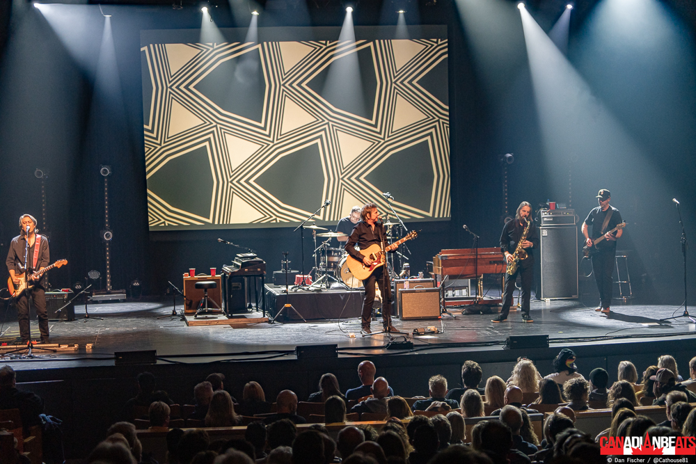 🎸🇨🇦 Legendary Canadian rockers 54.40 are bringing their timeless hits &amp; epic road stories to stages across Canada! From their roots in Delta, BC (1980) to now, their live show is a must-see. Catch them on tour until August! 🎶🔥 canadianbeats.ca/2025/01/29/54-… PC: Dan Fischer