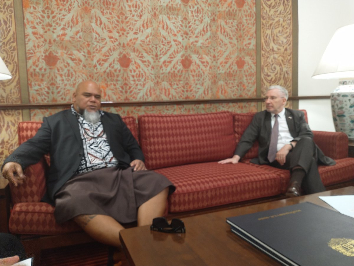 🇫🇷🌏 En mission à Bangkok, Vaimu’a Muliava (APF) a rencontré l’ambassadeur du Maroc 🇲🇦, rappelant le rôle de la #Francophonie dans le dialogue des civilisations, et l’ambassadeur de France 🇫🇷, soulignant 350 ans de relations 🇹🇭🤝. Une Francophonie active en Asie-Pacifique ! 
#APF