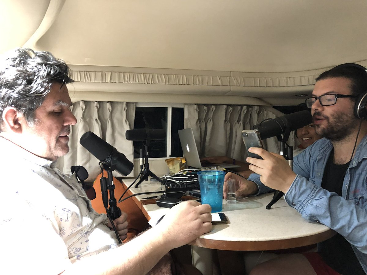 AnaheimTrujano's tweet image. Aquí medio escuchando en vivo por fin, que bueno que puedo aprovechar para mandarle un abrazo u mis mejores deseos al buen @ruleiro 🥳🫶🏻   #PoderosoCumpleRulo