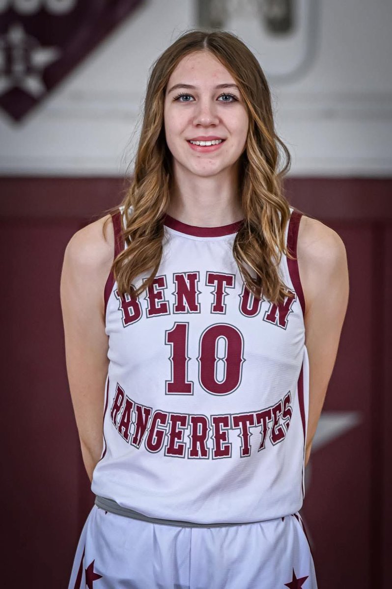 jmitchellhoops's tweet photo. Played all four quarters in JV and Varsity last night. 16pts in JV and 20pts in Varsity. Hard work pays off 💪🏻 #HardWorkPaysOff #prepgirlshoop #basketball
@wqrl
@PGHIllinois
@PrepGirlsHoop
@ncsa
@areasports
@section618
@BCHS_SportsZone
@HoopsBenton https://t.co/tgwZ68d2Su