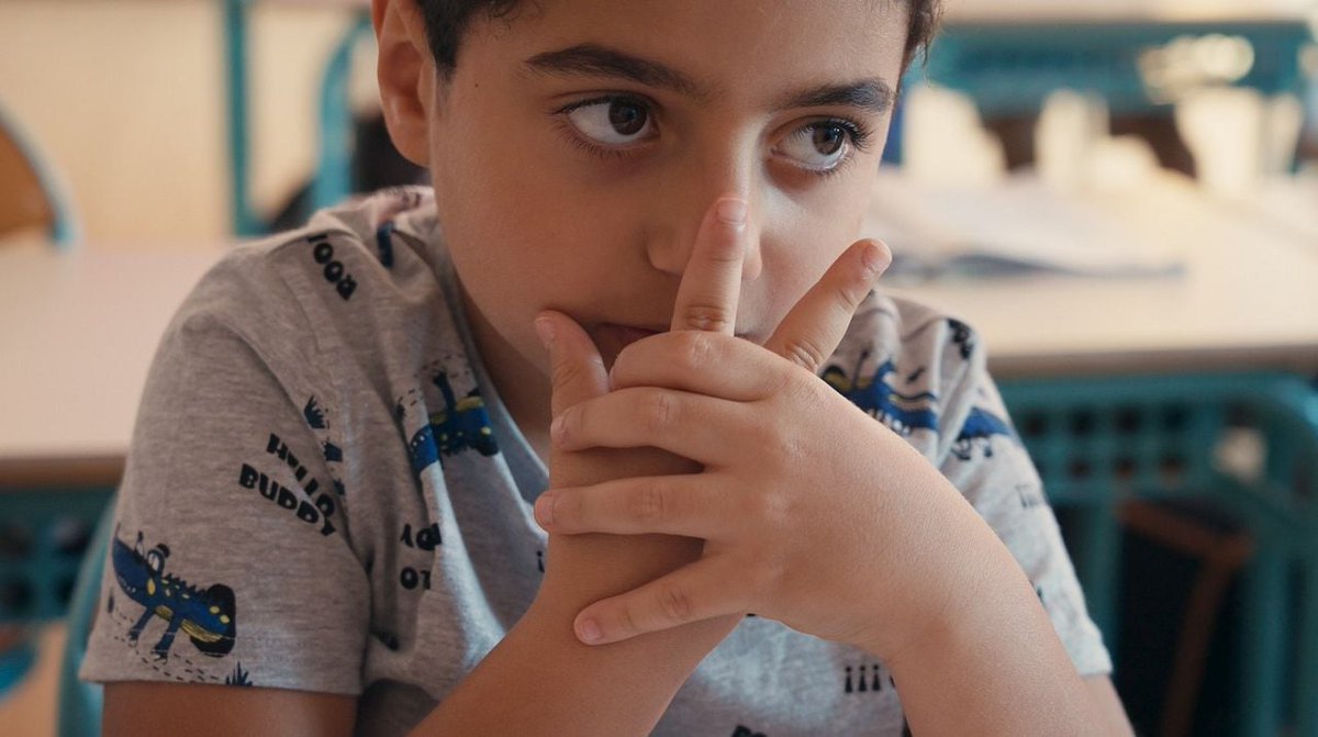 FuckCinephiles's tweet image. Certes moins périlleux que son précédent effort (le très beau Notre Corps), #Apprendre n'en est pas moins un beau et immersif documentaire sous fond d'hommage à la résilience de l'école publique, capturant toutes les nuances et les différences liées au processus d'apprentissage.