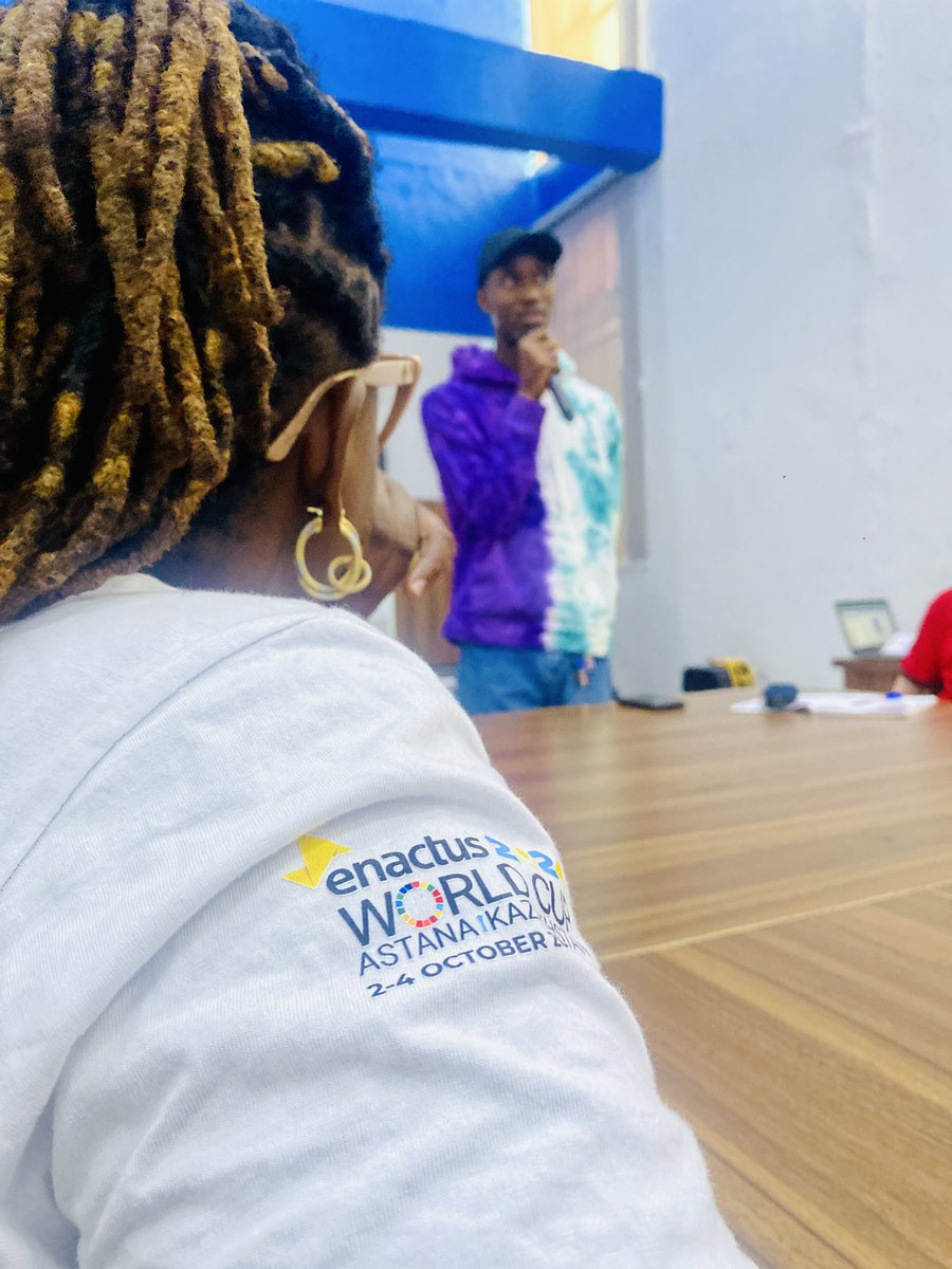 TeelashDavidO's tweet photo. 2nd Team: @EnactusFuta 

It is always a pleasure visiting my Alma mater and engaging with the team.

Quite an inquisitive team I may add, a team capacity of 70+ members with projects addressing energy &amp; waste pollution.

It was wonderful seeing Prof. Ajayi

#EnactusNGOnCampus25 https://t.co/YydOuPVkEU