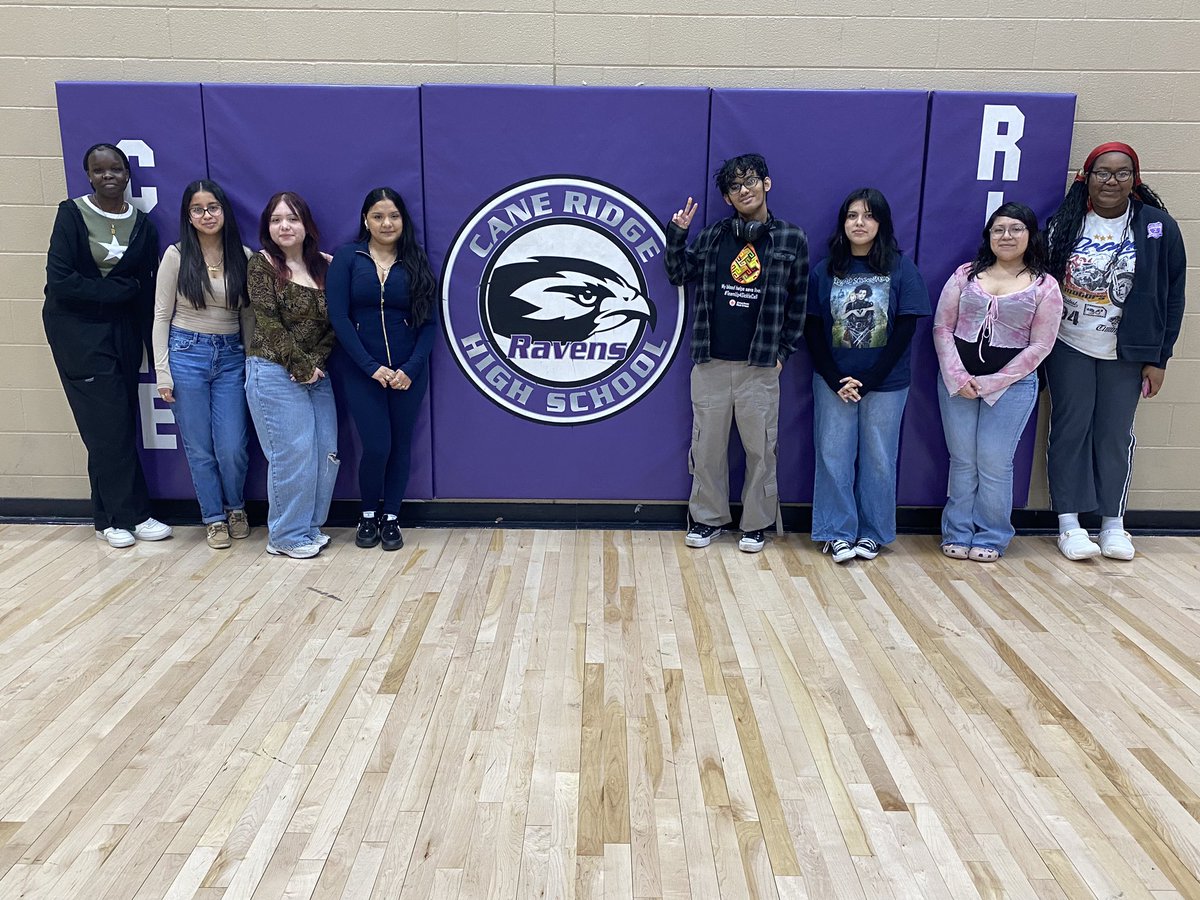 Davis_CTE's tweet photo. The @CaneRidgeHS Raven’s Nest is full of people donating blood today! Their Health Science @MetroSchools students are doing a fantastic job assisting! This is another example of how we provide opportunities for students to say @MyFutureMyWay! @DeniseTKing https://t.co/G0xWmdI0Gy