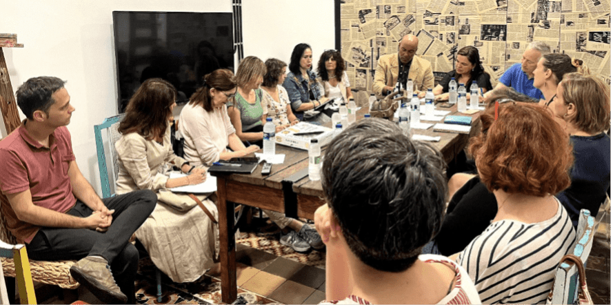 jose antonio gabelas (@jgabelas) on Twitter photo La Habana y Zaragoza han encontrado un espacio de convergencia en el que los parámetros de las Ciudades MIL y las dimensiones del Factor Relacional se retroalimentan.
✍️<a href="/cmartalazo/">Carmen Marta-Lazo</a>, Felipe Chibás y <a href="/jgabelas/">jose antonio gabelas</a>
En <a href="/revistaAnalisi/">Revista Anàlisi</a>
analisi.cat/index La Habana y Zaragoza han encontrado un espacio de convergencia en el que los parámetros de las Ciudades MIL y las dimensiones del Factor Relacional se retroalimentan.
✍️<a href="/cmartalazo/">Carmen Marta-Lazo</a>, Felipe Chibás y <a href="/jgabelas/">jose antonio gabelas</a>
En <a href="/revistaAnalisi/">Revista Anàlisi</a>
analisi.cat/index