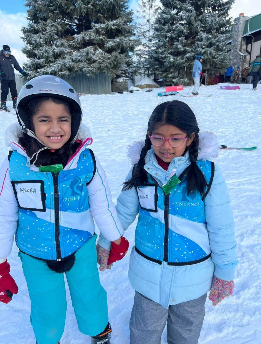 PineKnobSkiing's tweet image. Looking for a beginners group lesson for kids? ⛷️ Check out KINDERSPARKS for skiers &amp;amp; snowboarders ages 5-10. 🏂 60-min sessions on Sat &amp;amp; Sun. 

Details &amp;amp; registration: pineknobskischool.com/kindersparks.h…

#SkiPineknob #LearnToSki #LearnToSnowboard #KidsSki #KidsSnowboard #OaklandCounty