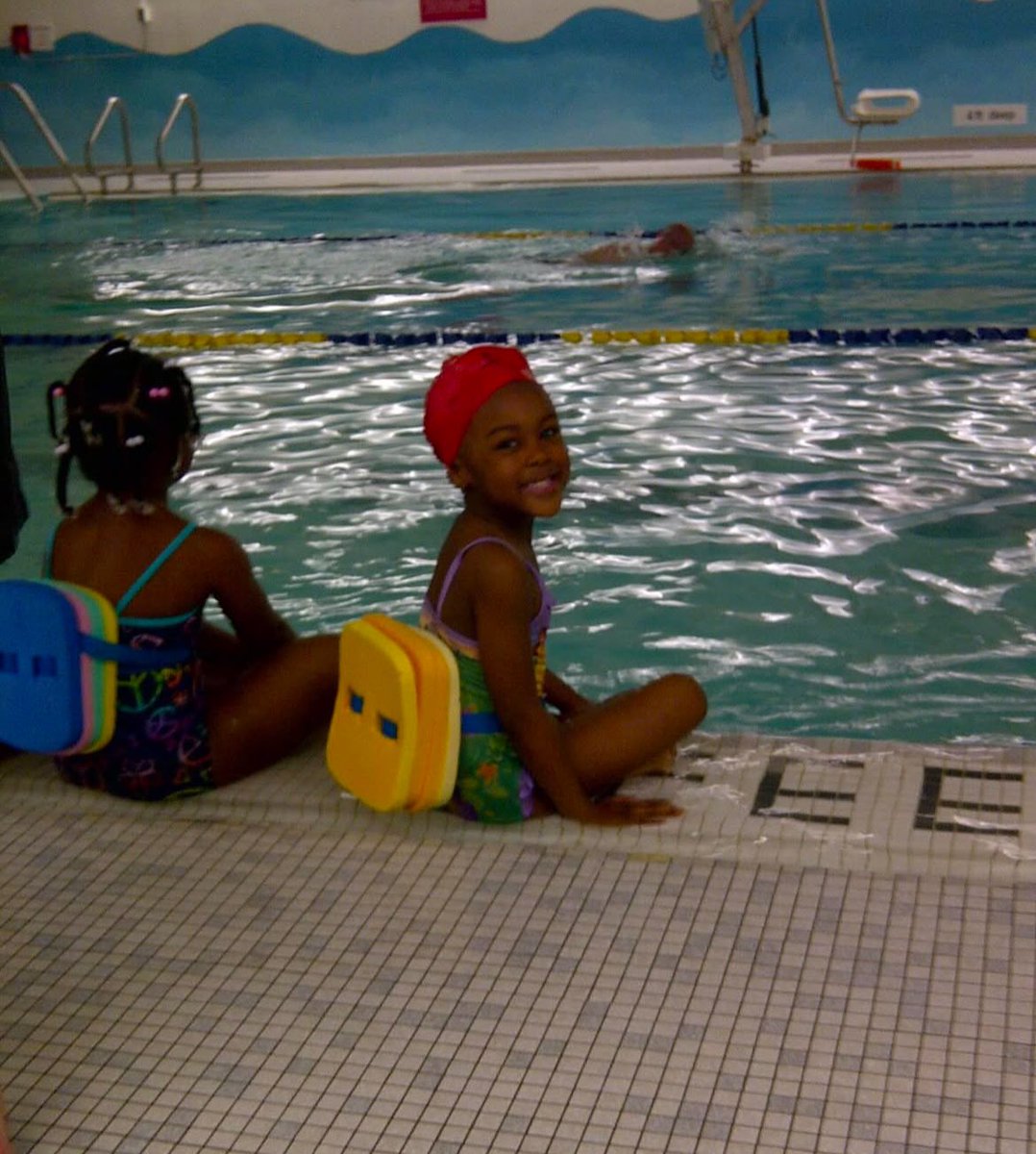 ☘️SENIOR SPOTLIGHT ☘️ SAMIYAH WRIGHT!!

Postition: Center
Fav color: pink &amp; red
Fav food: quesadillas
Fun fact: Samiyah has been playing basketball since the 7th grade.
Samiyah plans to major in sports communications and minor in public relations in college!