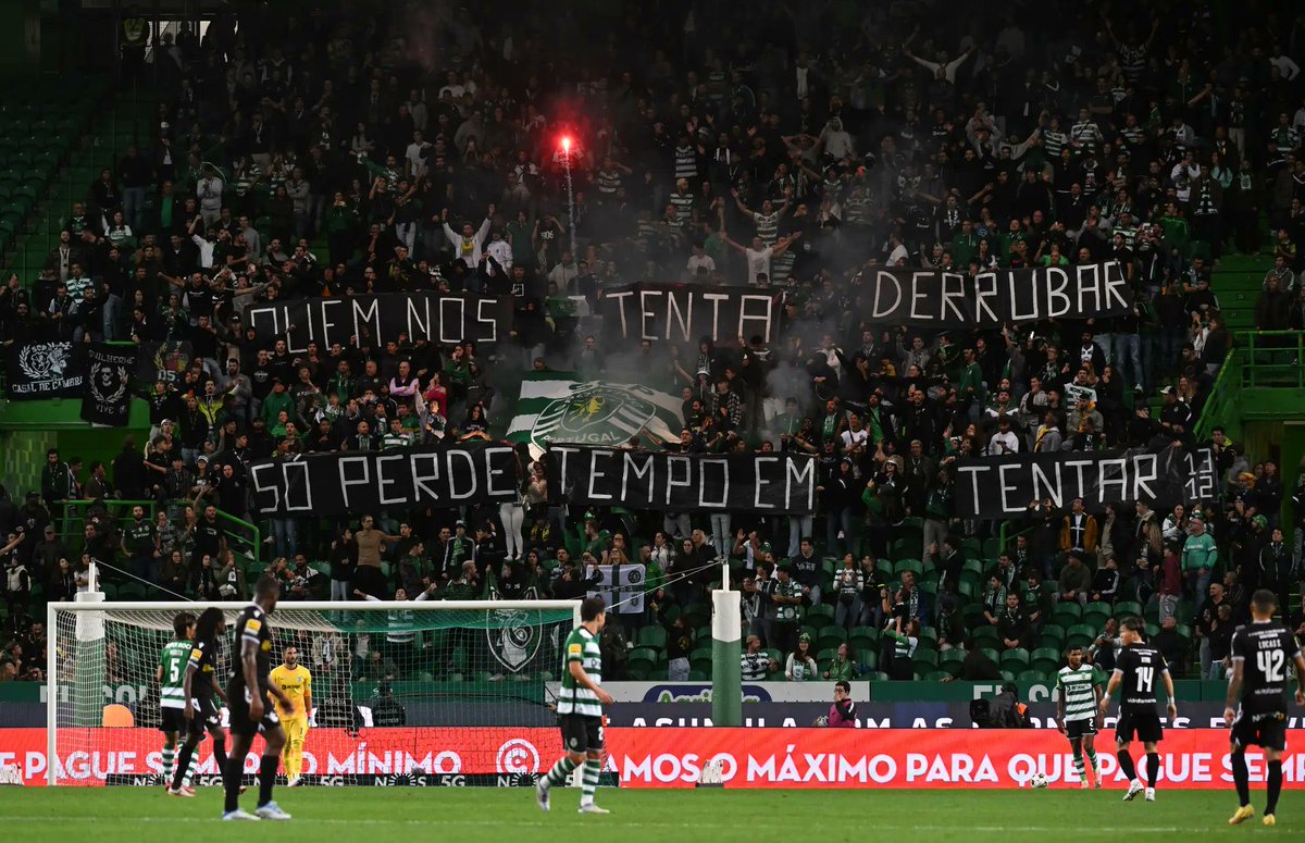 08Oconner's tweet photo. Eles gostam é do estádio caladinho q parece um cemitério. 

No pyro, no party. https://t.co/l9hV7DCXoE