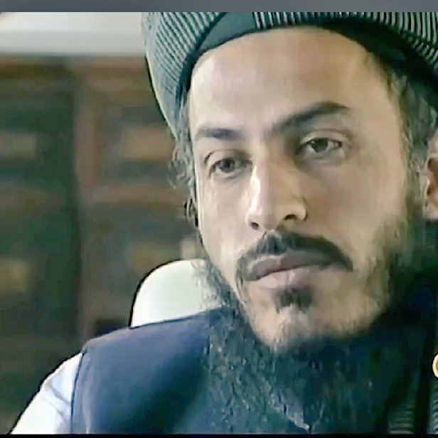 د يوه مسلمان لپاره دا ډېره د فخر خبره ده چې تور ويښتان یې له اسلام او حق څخه په دفاع کې سپين شي.
رب مو دې اخره خاتمه نه خرابوي (آمين) 🤲

الحمدلله
