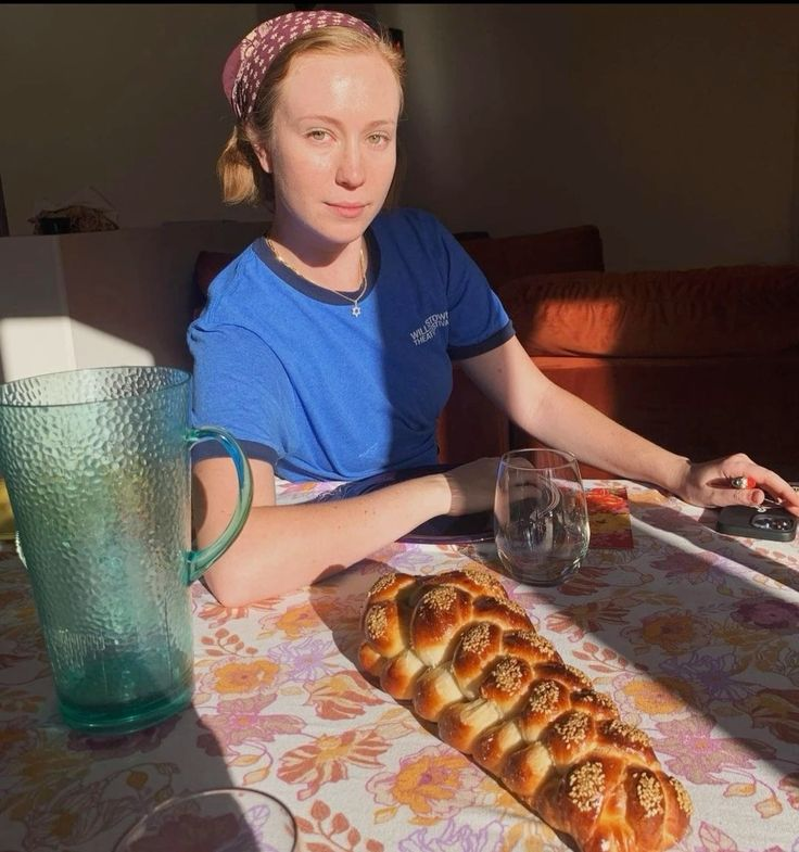 itsdevilslayer's tweet image. ᅠᅠ
ᅠᅠ

                "𝐈 𝐟𝐞𝐞𝐥 𝐥𝐢𝐤𝐞 𝐦𝐲 𝐰𝐡𝐨𝐥𝐞 𝐥𝐢𝐟𝐞
                 𝐡𝐚𝐬 𝐛𝐞𝐞𝐧 𝐨𝐧𝐞 𝐛𝐢𝐠 𝐞𝐫𝐫𝐨𝐫."

                            𝗔𝗹𝗲𝘅 𝗞𝗮𝘀𝗲𝘆
                𝗇. 𝗐𝗁𝗈 𝗌𝗎𝗋𝗏𝗂𝗏𝖾 𝗂𝗇 𝗌𝗁𝗂𝗍 𝗍𝗈𝗐𝗇

ᅠᅠ
ᅠᅠ