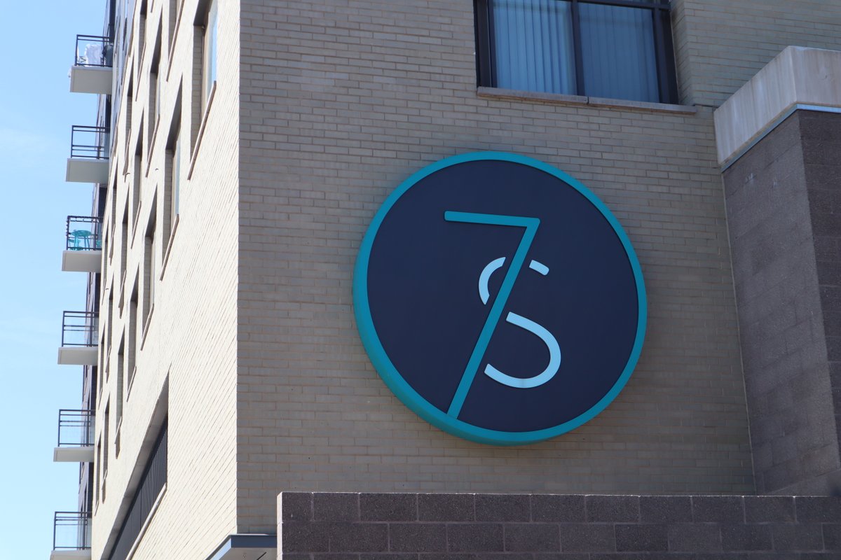 AdLightGroup's tweet photo. ☀️Don't mind us daydreaming of Cap Hill in summertime ☀️

#ArchitecturalSignage
#EnvironmentalDesign
#WayfindingSignage
#SignageDesign
#UrbanDesign
#CustomSignage https://t.co/GcpmJtg0Zg