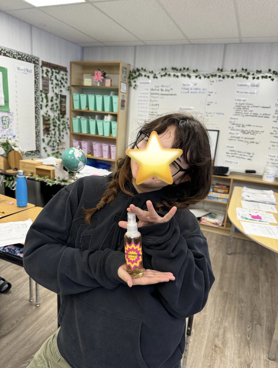 Dragon’s Den projects are in the final stages! Gr. 7/8s are preparing to pitch their innovative ideas to the “Dragons” tomorrow 🐉💰 Students have been working hard to create a unique product/service, advertisements and a business plan! Stay tuned to see the finished results 👀