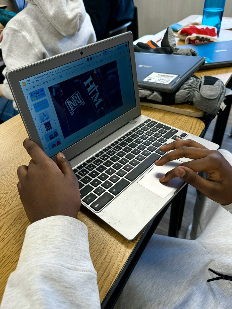 Christina Chiarenza tweet media