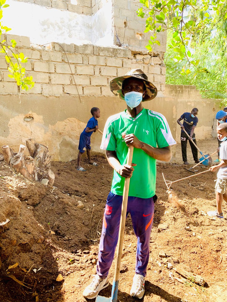 📷[#PORTRAIT#]
Nabil Moustapha Mbaye, technicien agricole au sein de notre association, a été d'une aide précieuse sur le projet École Verte. Nous tenons à le remercier chaleureusement pour son dévouement et son soutien inestimable.
#EngagementCommunautaire
#USAID
#unchk