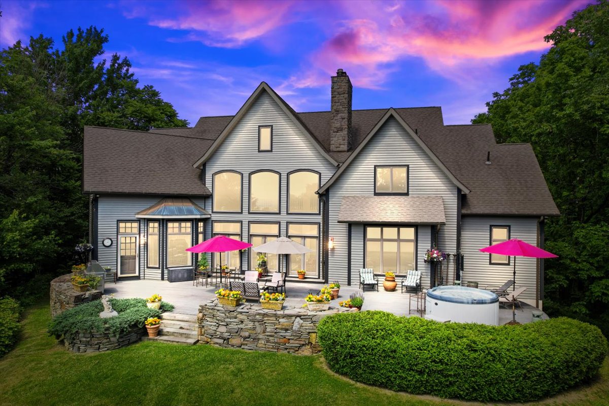TuxedoParkRealEstate (@tuxedoparkhomes) on Twitter photo Still fully available in #GoshenNY in NY's gorgeous #hudsonvalley 19 Northgate. This stunning home sits on just under 5 acres and offers long-distance scenic views. <a href="/sothebysrealty/">Sotheby's International Realty</a> Still fully available in #GoshenNY in NY's gorgeous #hudsonvalley 19 Northgate. This stunning home sits on just under 5 acres and offers long-distance scenic views. <a href="/sothebysrealty/">Sotheby's International Realty</a>