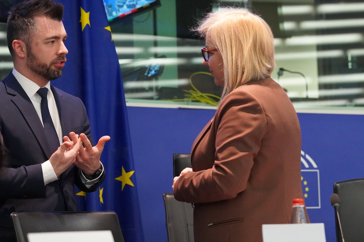 András Kulja MEP (@andraskulja) on Twitter photo Polak, Węgier, dwa bratanki - Magyar, Lengyel, két jó barát
Strengthening Hungarian-Polish connection in the exchange of views with <a href="/hennigkloska/">Paulina Hennig-Kloska</a>,
I welcomed the Polish Presidency, hoping for a strong collaboration for a sustainable European future #Strasbourg #Sustainability Polak, Węgier, dwa bratanki - Magyar, Lengyel, két jó barát
Strengthening Hungarian-Polish connection in the exchange of views with <a href="/hennigkloska/">Paulina Hennig-Kloska</a>,
I welcomed the Polish Presidency, hoping for a strong collaboration for a sustainable European future #Strasbourg #Sustainability