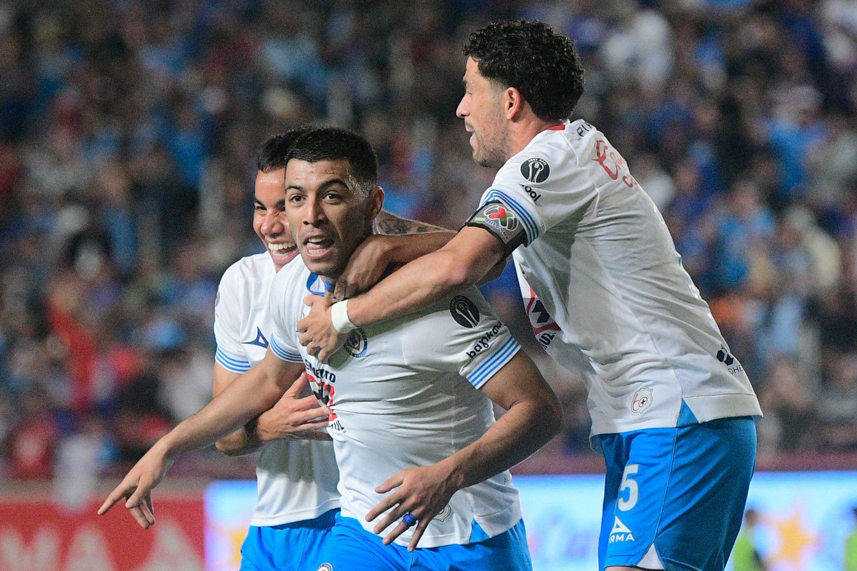 erik_lira's tweet photo. +3 🚂🔵 
Muy contento por el gol y la victoria. @CruzAzul https://t.co/cGdEcCQODU
