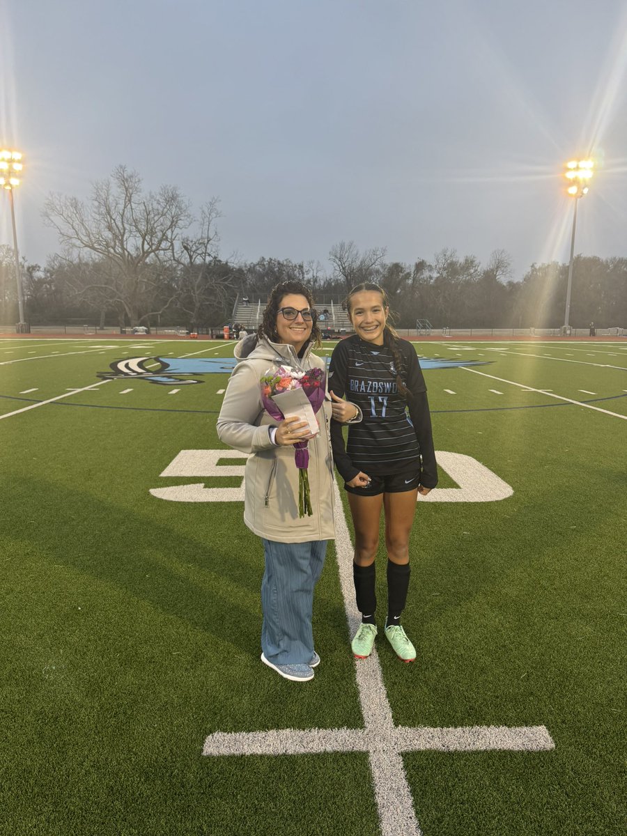 LadyBucSoccer's tweet photo. https://t.co/Tph5dkk99p