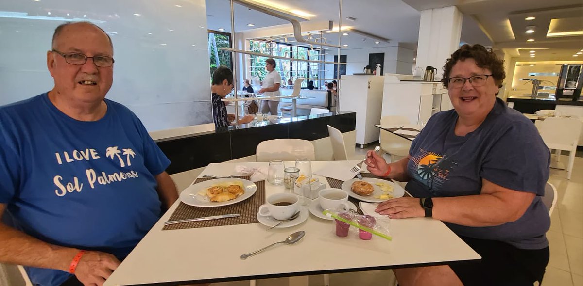 Clientes que regresan, recuerdos que se renuevan y una familia que crece. Gracias por elegirnos una y otra vez! #SolPalmeras #Varadero #CubaUnica