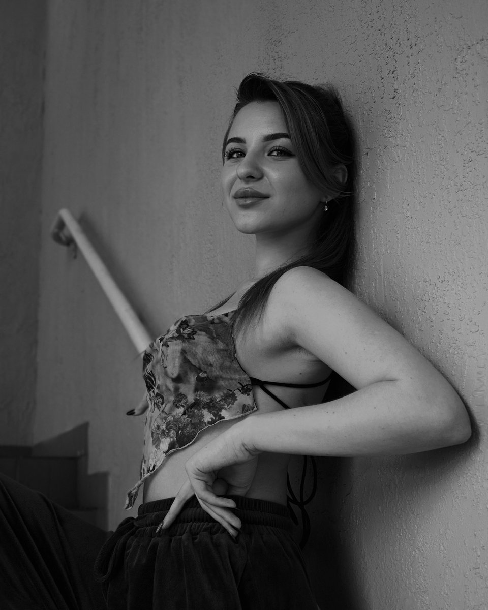 Lily_charmy's tweet image. Your princess is back 🤭
Don’t miss out my hot content ⬇️

onlyfans.com/lilibloom69/tr…