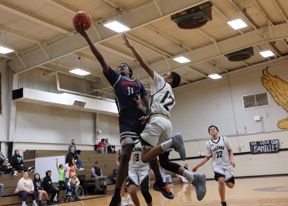 Please join us in congratulating our Boys 8A and 8B teams AND our Girls 8A and 8B teams! All 4 of our 8th grade teams finished out the season as UNDEFEATED DISTRICT CHAMPS!
Fantastic job to these athletes and their coaches!! 🏀 #BondyProud #BeTheOne