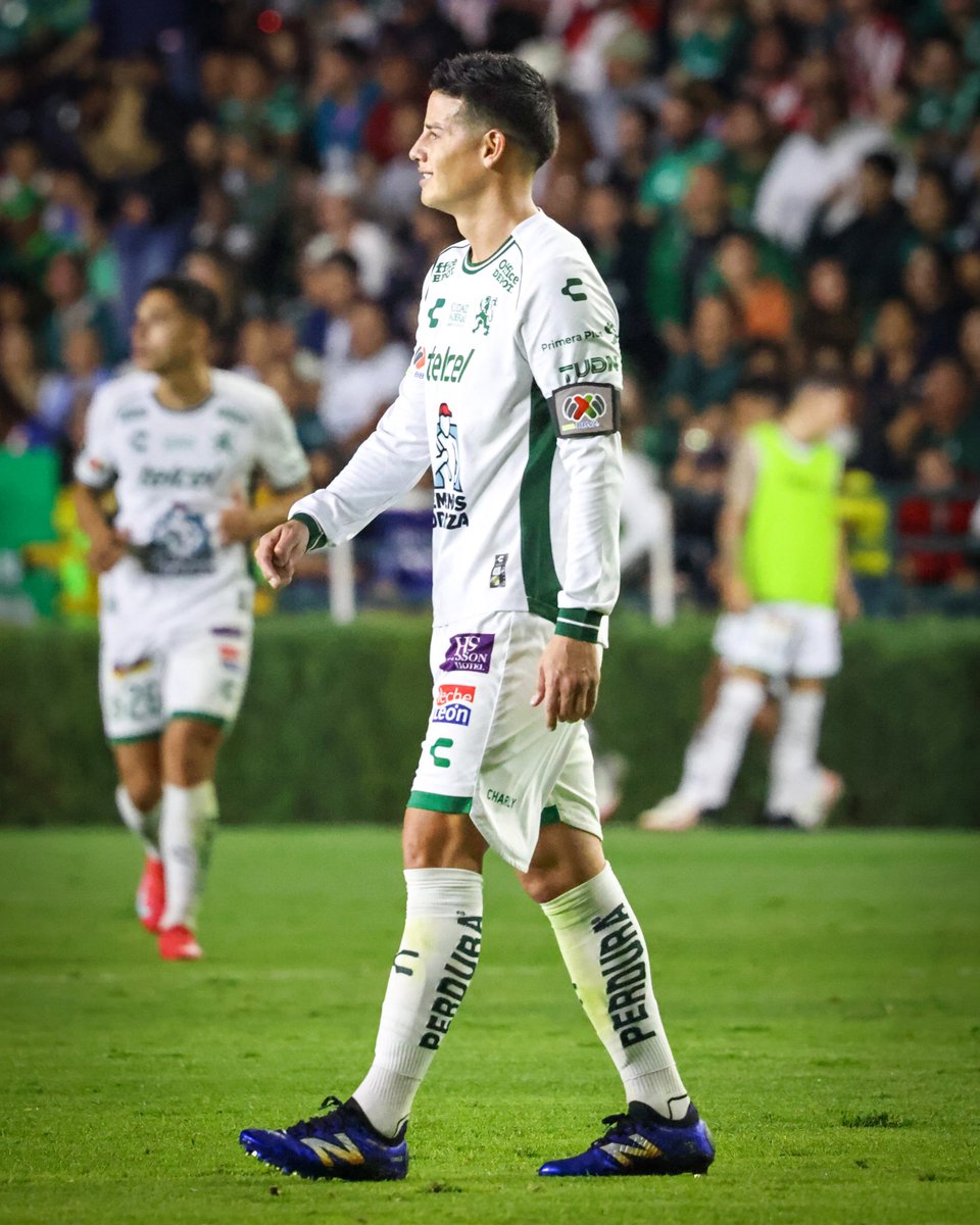 jamesdrodriguez's tweet photo. +3 en Casa !Vamos Fieras! 🦁
@clubleonfc https://t.co/48EbtvMnj5