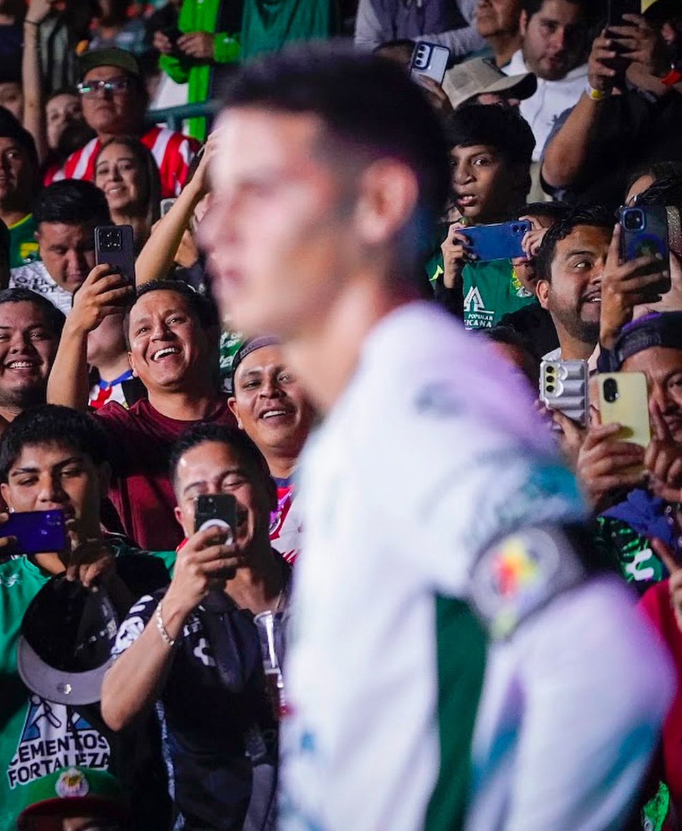 jamesdrodriguez's tweet photo. +3 en Casa !Vamos Fieras! 🦁
@clubleonfc https://t.co/48EbtvMnj5