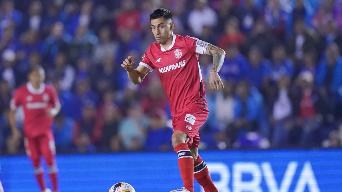 sabadovelezok's tweet photo. 💣 ¡Confirmado! Claudio Baeza 🇨🇱 es el tercer REFUERZO de #Vélez.

👉 El volante central de 31 años llega libre tras rescindir contrato con Toluca de México.

📌 Se aguarda los contratos y papeles para viaje, revisión y firma correspondiente. https://t.co/rHnftdKmOc