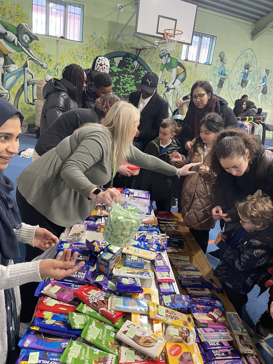 Fosse_TMET's tweet image. The winter fayre has been a great success. Thank you to all of our families who came along and the staff who volunteered their time to support #fmcommunity #fmproud #fmfun