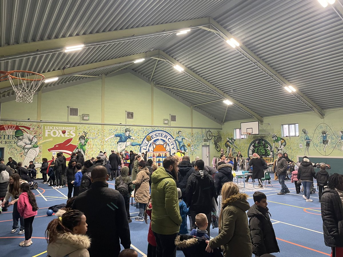 Fosse_TMET's tweet image. The winter fayre has been a great success. Thank you to all of our families who came along and the staff who volunteered their time to support #fmcommunity #fmproud #fmfun