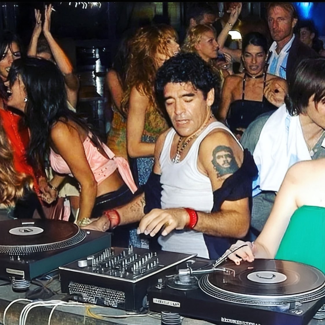 Diego Maradona knew how to party 😅