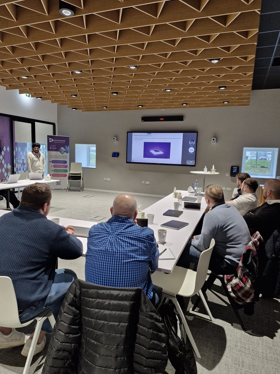 DPPcdydd's tweet image. Rydyn ni’n dod i ddiwedd peilot cwrs #DPP newydd ‘Deall Cadwyn Gyflenwi Lled-ddargludyddion’, a ddatblygwyd ar y cyd rhwng Prifysgol Abertawe a’r Catapwlt Lled-Ddargludyddion Cyfansawdd ar gyfer clwstwr #CSconnected. Diolch i bawb ddaeth i’r digwyddiad.