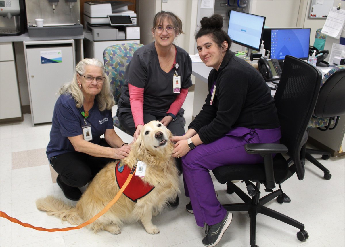 Some of the very best therapists have four legs.🐕🐾 
Aspen is starting off 2025 strong with another great visit. Did you know our #PetTherapy program includes 10+ teams that visit the Medical Center, Bartlesville, Sapulpa, Owasso, and Broken Arrow?