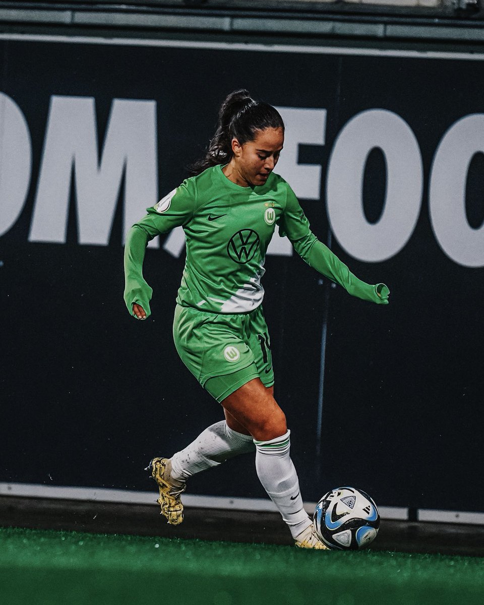 Muchas gracias, Nuri!💚

Nuria Rabano verlässt die Wölfinnen vorzeitig, um mit sofortiger Wirkung in die USA zu wechseln.

Danke für deinen tollen Einsatz im VfL-Trikot in den vergangenen eineinhalb Jahren und alles Gute für die Zukunft, liebe Nuri!🙏🍀

#VfLWolfsburg