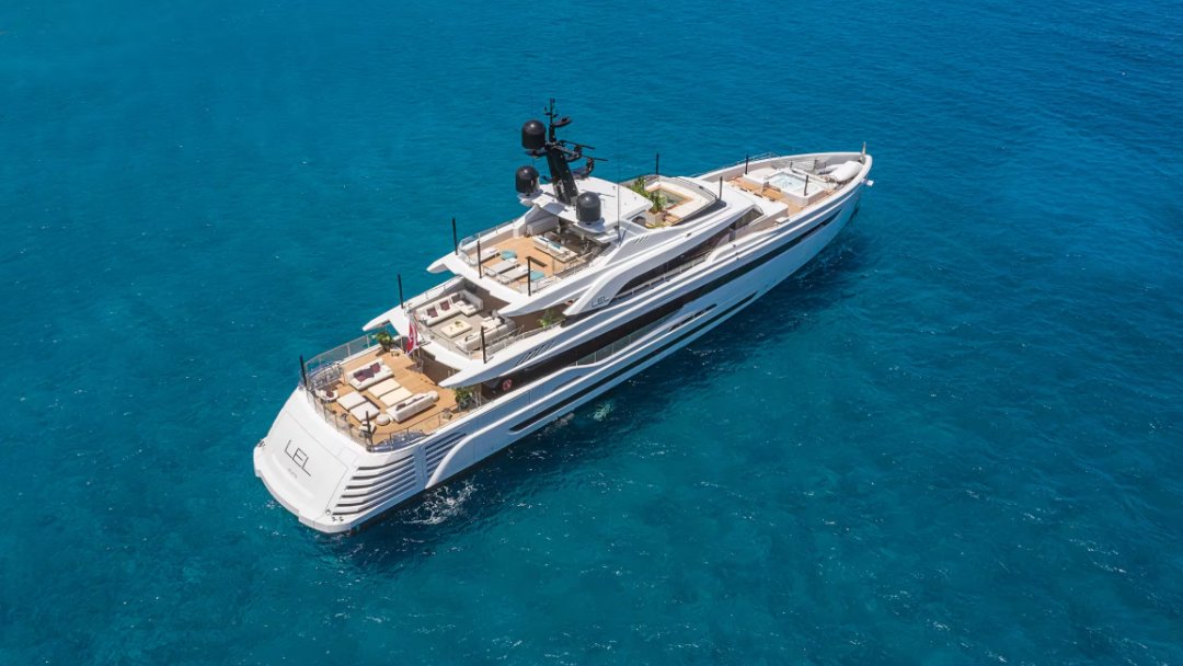 SimplySelectSea's tweet photo. Elegance meets adventure! 🚤 The 50m LEL by Rossinavi boasts an award-winning beach club, seamless sea access &amp; sleek design—perfect for sun-soaked days &amp; starlit nights. 🌊✨ #SimplySelectYachts #SimplySelectAtItsBest #SimplySelectExperience https://t.co/ArAYWDRuBU
