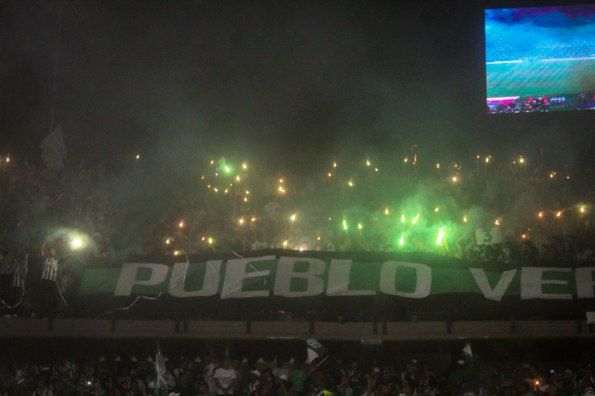 PuebloVerdolaga's tweet photo. Esta noche nos romperemos la voz en una nueva final, porque esto de levantar copas es una adicción!! https://t.co/BYzPxxFpfQ