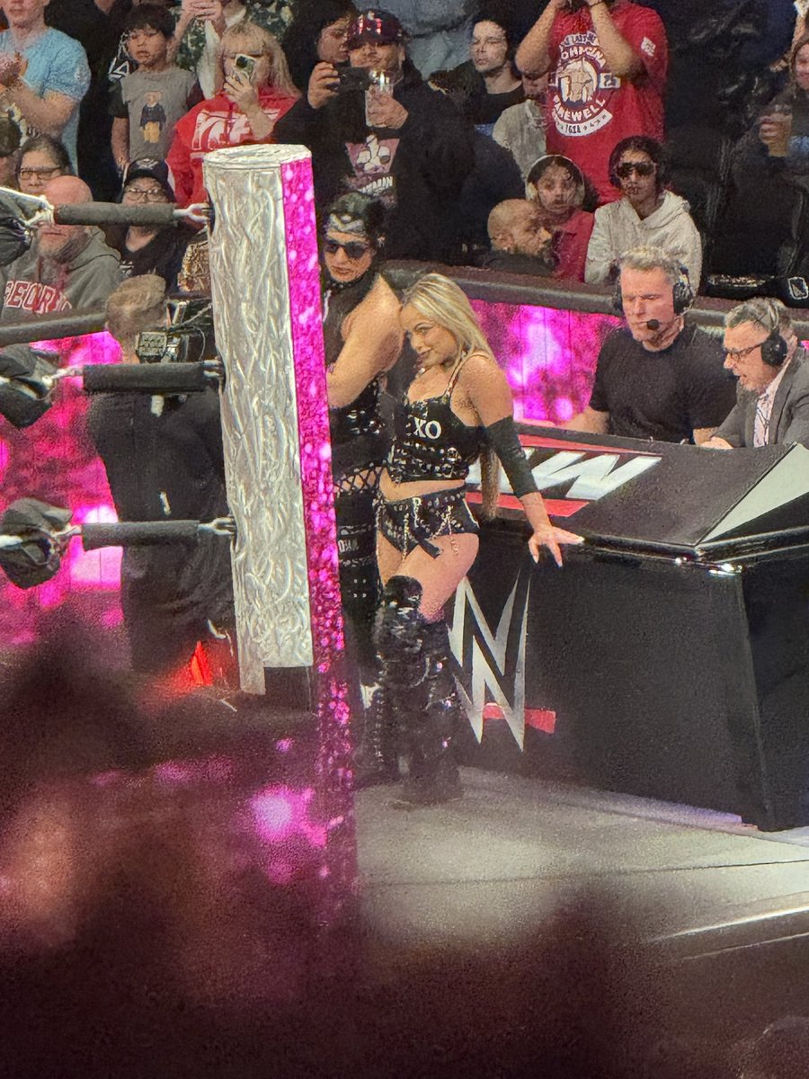 lizzkhalifaa__'s tweet photo. @YaOnlyLivvOnce 🩷 https://t.co/oWVvnqxvP2