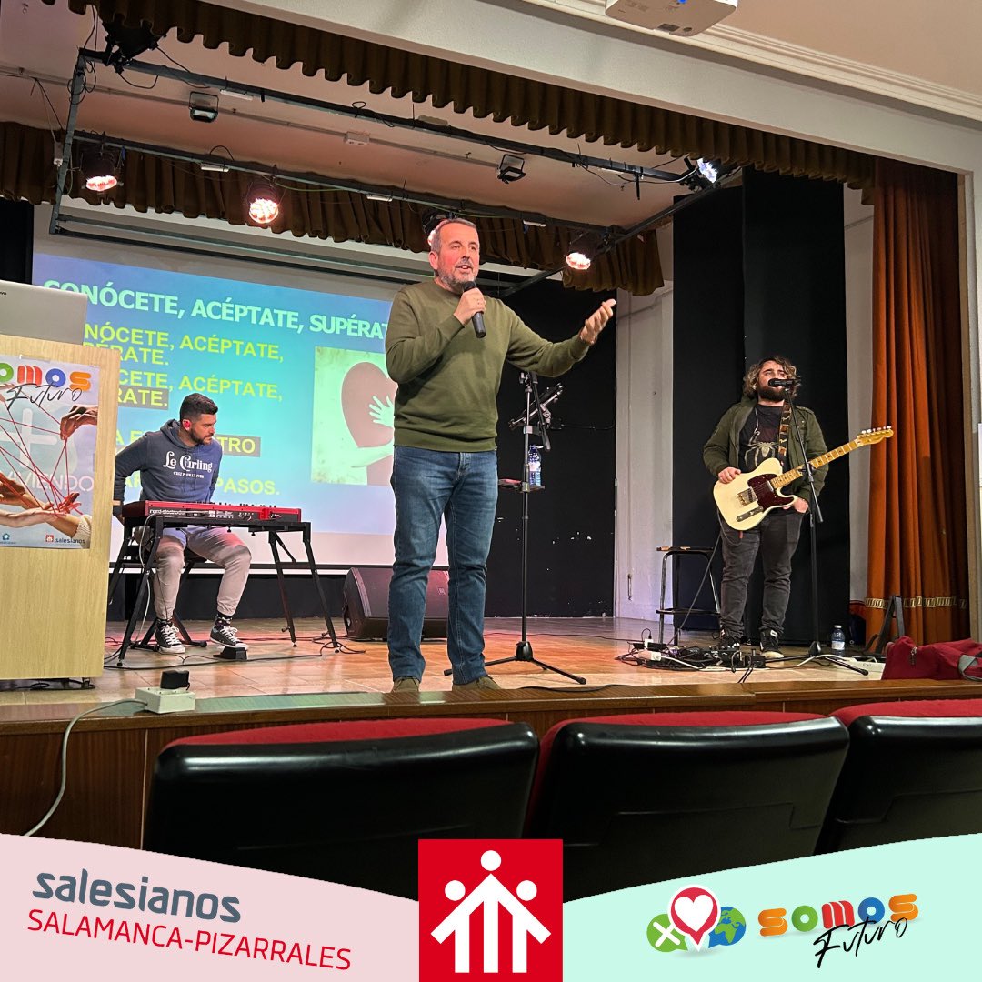 SalesianosPiza's tweet photo. Hoy hemos disfrutado de Nico Montero por la mañana con los alumnos de 4ESO, en las buenas tardes de Grado Superior y con los profesores en el Café Don Bosco #SomosFuturo @SalesianosEs https://t.co/gLjapaXJ7l