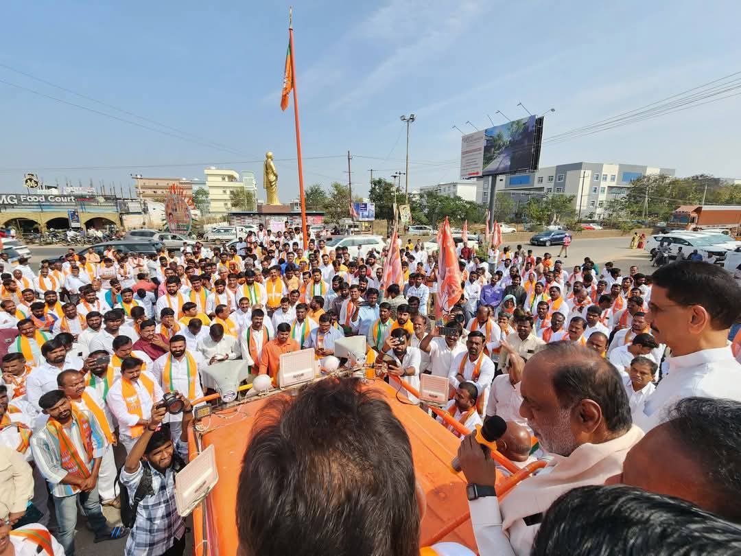 MaheshNaamani's tweet photo. Received @drlaxmanbjp garu MP Rajyasabha at #TSPA along with @KVishReddy sir MP chevella & @mahendersevalla anna https://t.co/2XRcKsLcy3