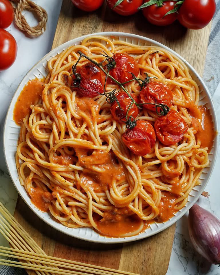 IbericoClub's tweet photo. Enjoy pasta with our fried tomato! https://t.co/fbUYPabno1