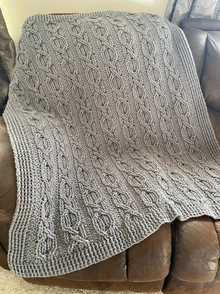 CrochetwBonnie's tweet photo. I love the photo of the Balmoral Throw sent in by Susan S. Beautiful crocheting Susan! Thanks for sharing your work with us. (Complete video tutorial found here: https://t.co/RlVUtNKtz4)
#balmoralthrows
#cablecrochetthrow
#annies https://t.co/koVkI2gZqa