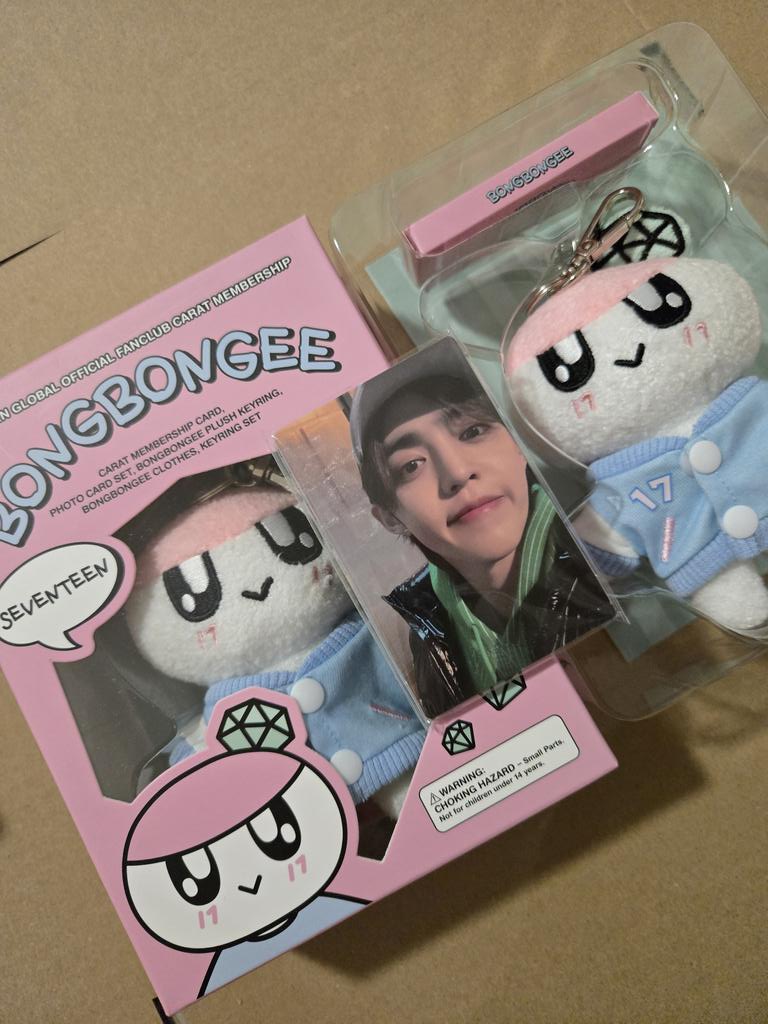 D_ART_BOOK's tweet photo. #seventeen #bongbongee #carat #membershipkit https://t.co/3Vu0tgCCg4