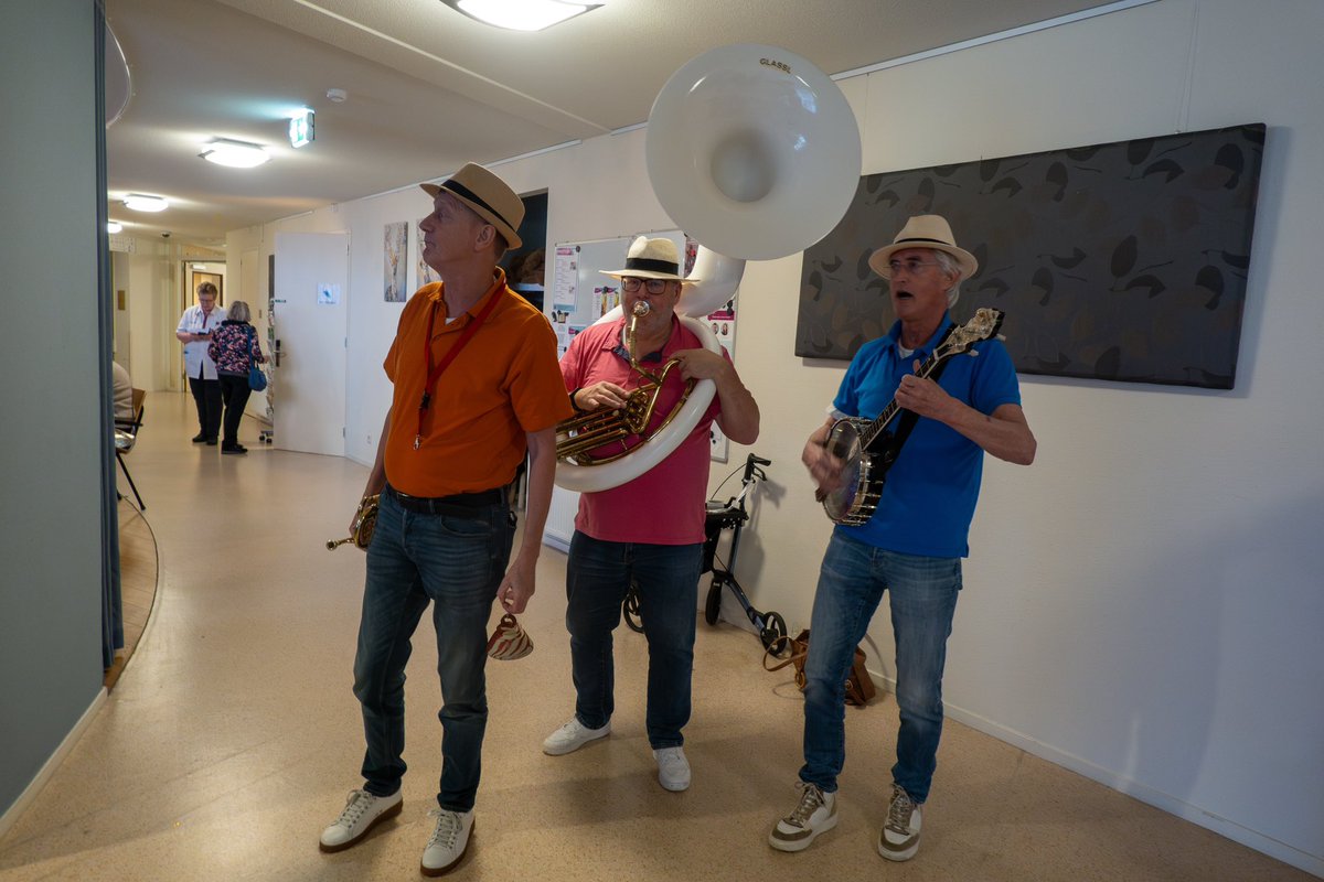 Mathilde Stam (@mathildestam) on Twitter photo Een prachtige, druk bezochte opening van de Brasserie bij de IJsvogel vandaag. Blij met de samenwerking tussen
Zorggroep Noordwest-Veluwe en <a href="/WelzijnErmelo/">Welzijn Ermelo</a>. Dit geeft mooie kansen voor de toekomst! #ZorgWelzijnWonen Een prachtige, druk bezochte opening van de Brasserie bij de IJsvogel vandaag. Blij met de samenwerking tussen
Zorggroep Noordwest-Veluwe en <a href="/WelzijnErmelo/">Welzijn Ermelo</a>. Dit geeft mooie kansen voor de toekomst! #ZorgWelzijnWonen